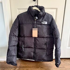 NWT North Face black puffy down coat, men’s L / Large